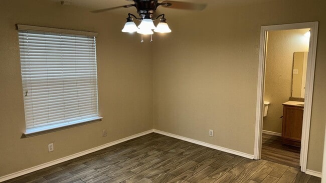 Building Photo - BEAUTIFULLY MAINTAINED  | ONE STORY  |  OPEN CONCEPT  |  GREAT LOCATION: 1604 & SHAENFIELD