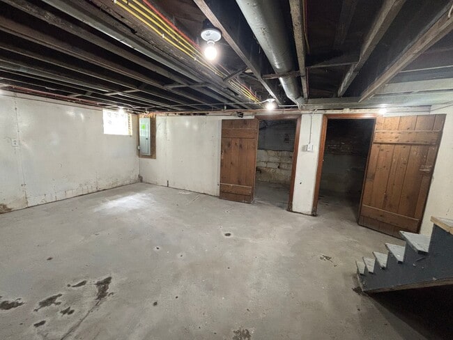 Building Photo - Beautiful 3 Bedroom 2 Bathroom Home in Bea...