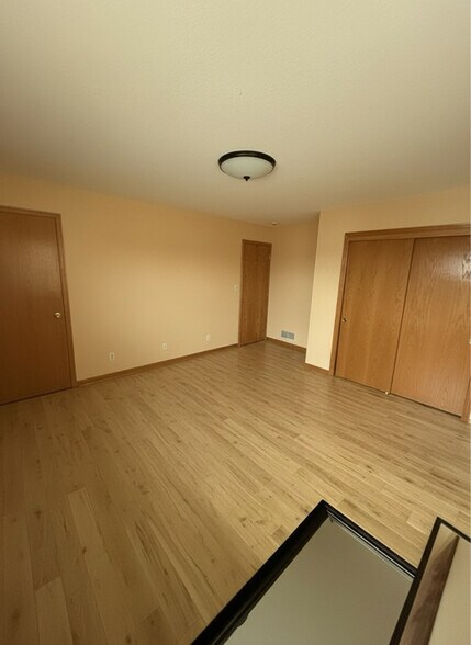 Building Photo - 2402 Welbeck Dr