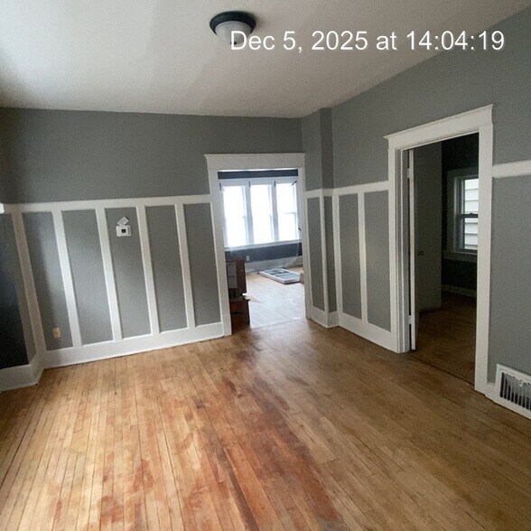 Building Photo - 823 E Clarke St