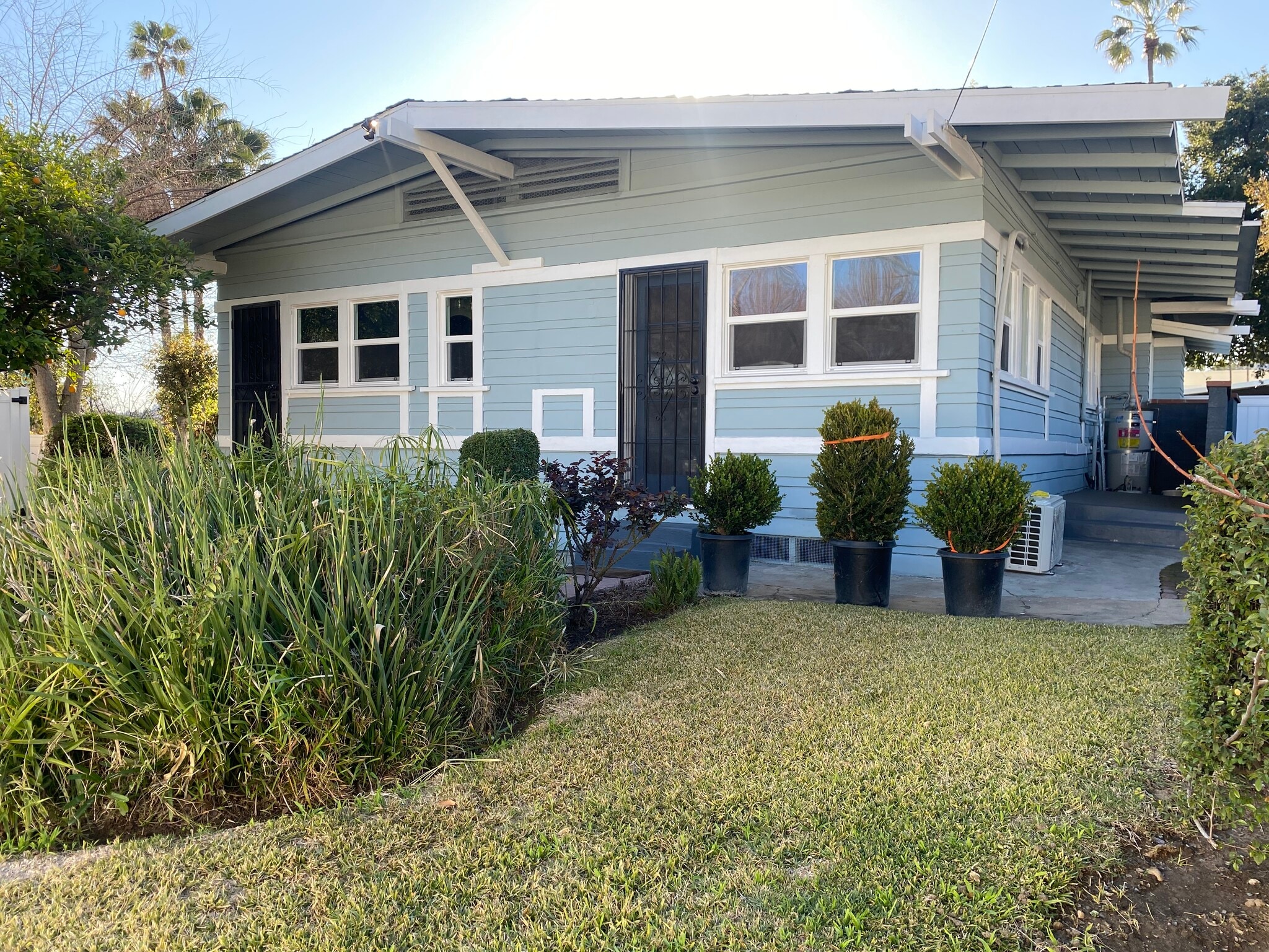 Building Photo - 1826 Lincoln Ave