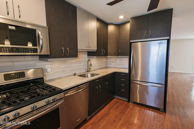 Building Photo - 1601 Alpine Trail