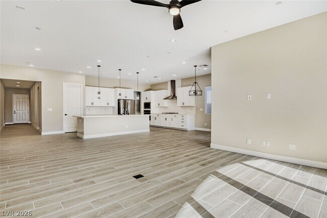 Building Photo - 76 Tatahatso Pt St