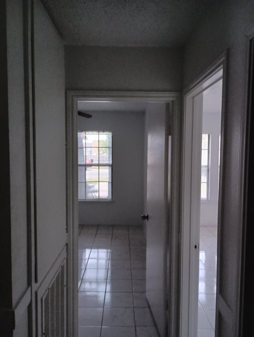 Building Photo - 9627 Dugas Dr
