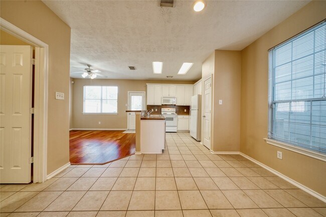 Building Photo - 2831 Hackamore Hollow Ln