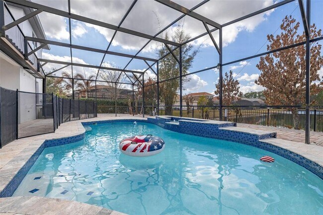 Building Photo - 9484 Walnut Crest Dr