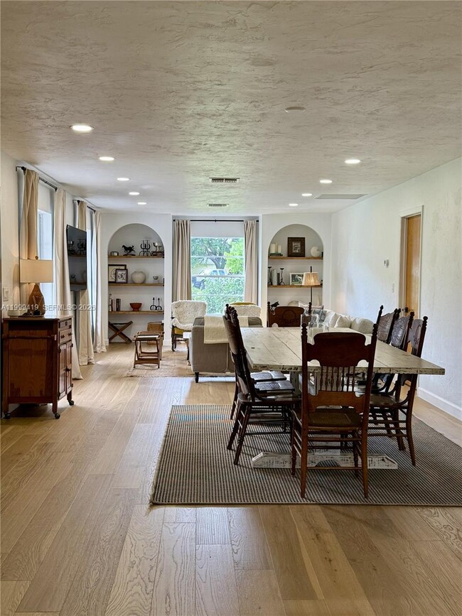 Building Photo - 625 Whippoorwill Terrace