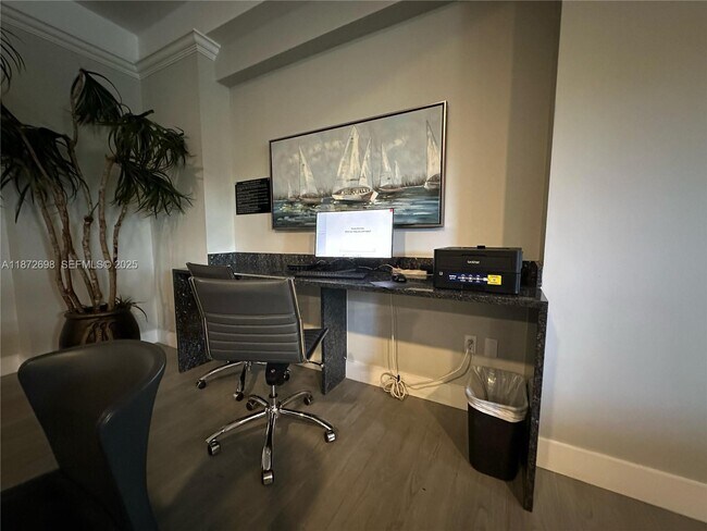 Building Photo - 2501 S Ocean Dr