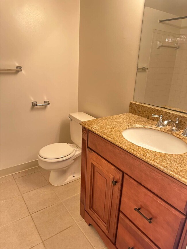 Building Photo - Spacious 2 bed 2 bath condo in Reston!