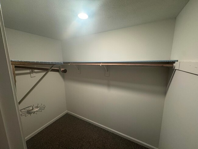 Building Photo - 5 Cabernet Ct