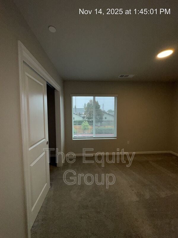 Building Photo - 418 S Summit St