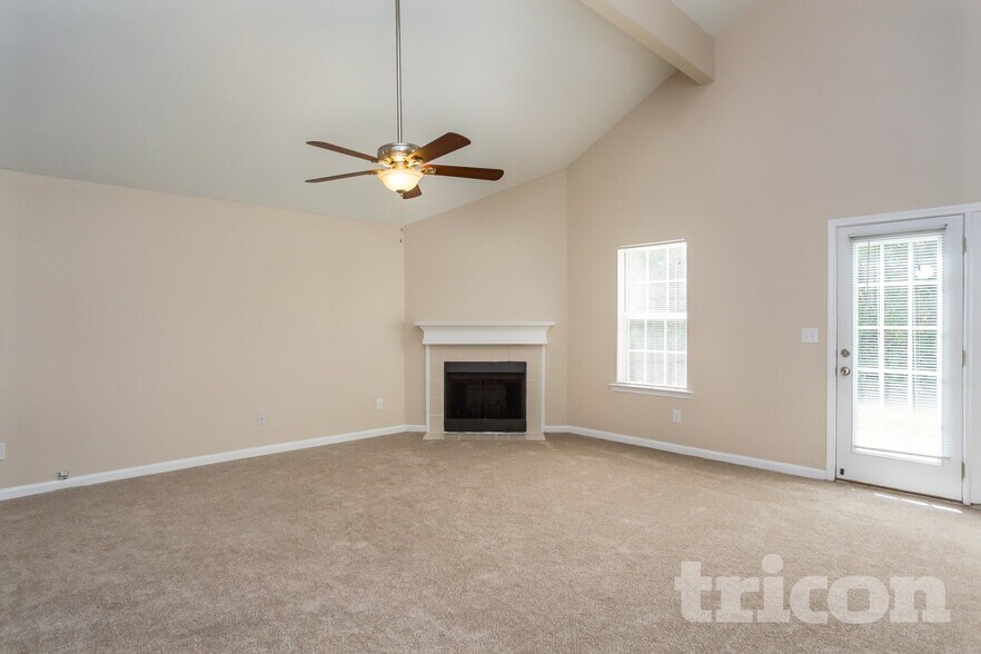 Building Photo - 145 Lakeview Trail