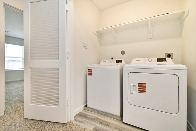 Building Photo - 7534 Linda Lk Ct