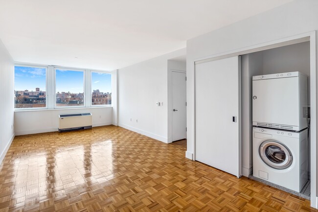 Building Photo - 97-45 Queens Blvd