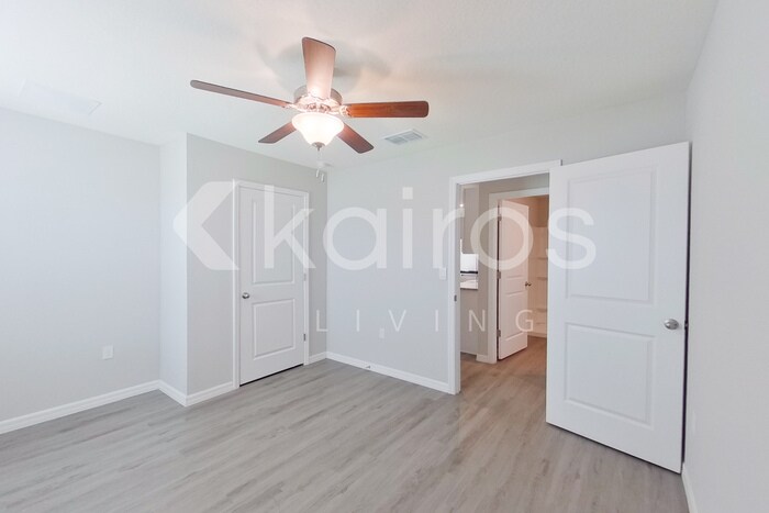 Building Photo - 8578 SW 44th Ct