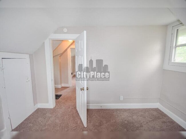 Building Photo - 4121 Byram Ave