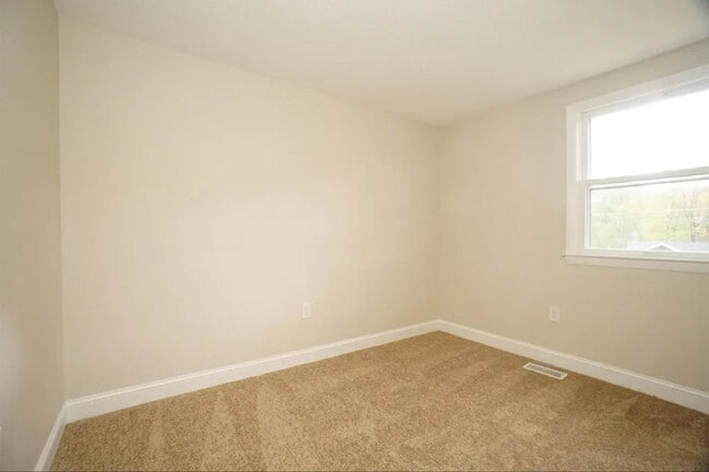 Building Photo - 42 Woodfield St