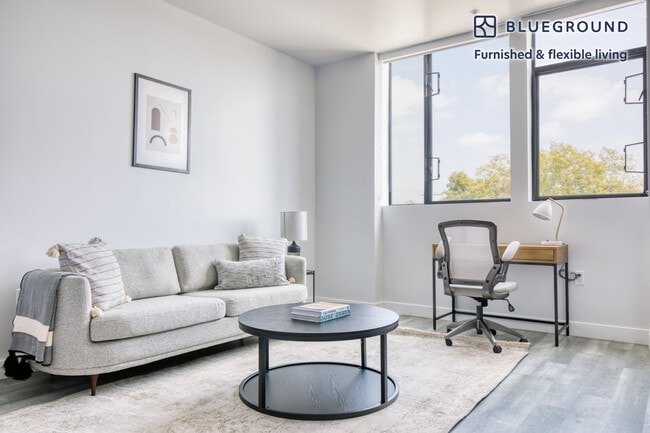 Primary Photo - 700 N Spaulding Ave