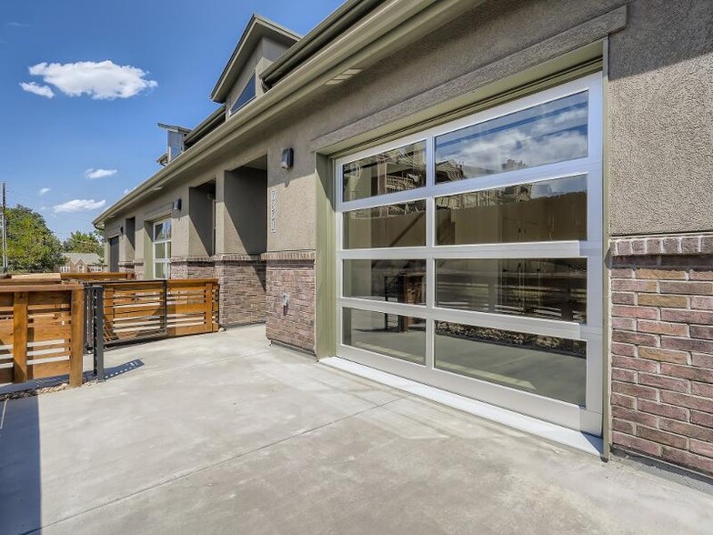 Outdoor patio living - 6361 Nelson Way