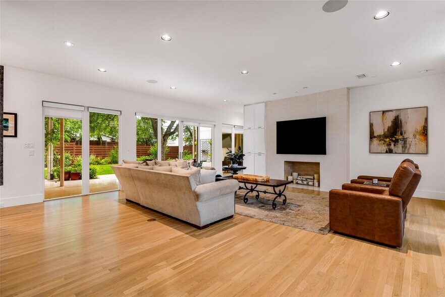 Building Photo - 5624 Melshire Dr