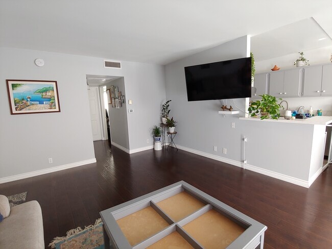 Building Photo - 5403 Newcastle Ave