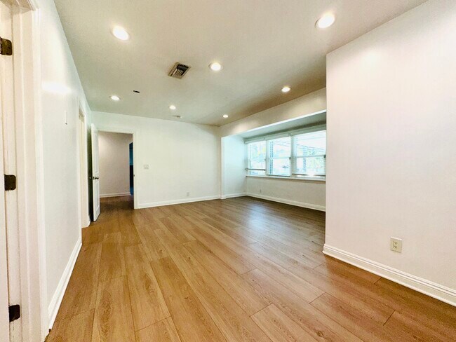 Building Photo - 5148 Otis Ave