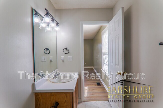 Building Photo - 7604 Lilly Pond Ln