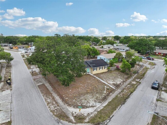Building Photo - 503 Holt Cir