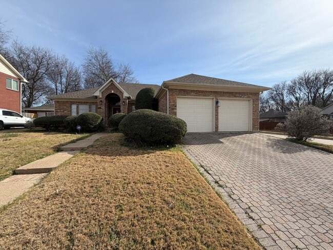 Building Photo - 8320 Mountainview Dr