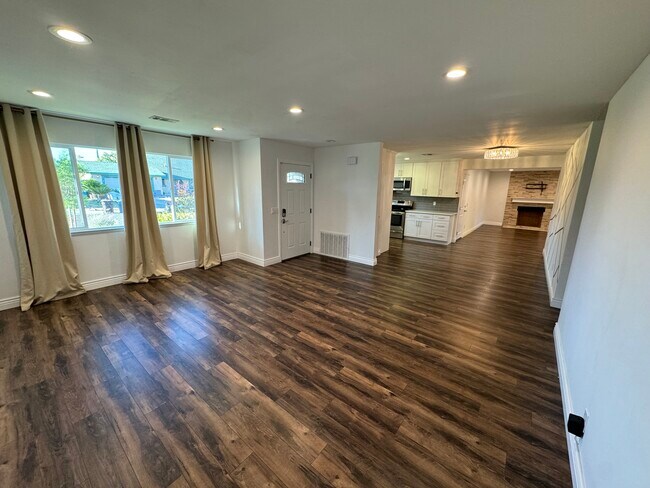 Building Photo - 6207 Burntwood Way