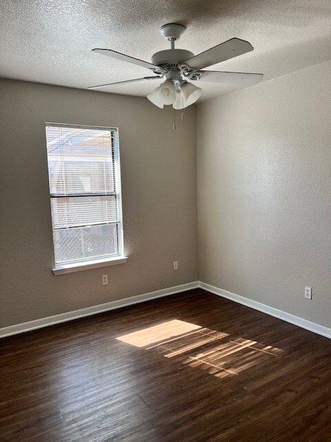 Spare Bedroom 1 - 2103 Agate Dr
