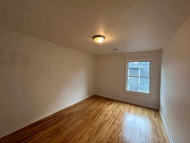 Building Photo - 519 Asbury Ave