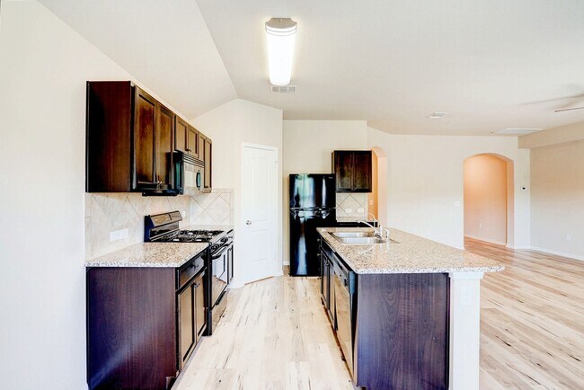 Building Photo - Charming 3BR/2BA Contemporary Home with Lu...