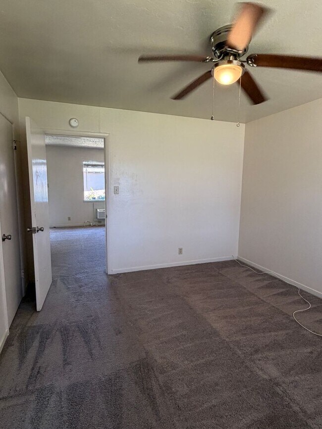 Building Photo - 1061 E Monte Vista Ave