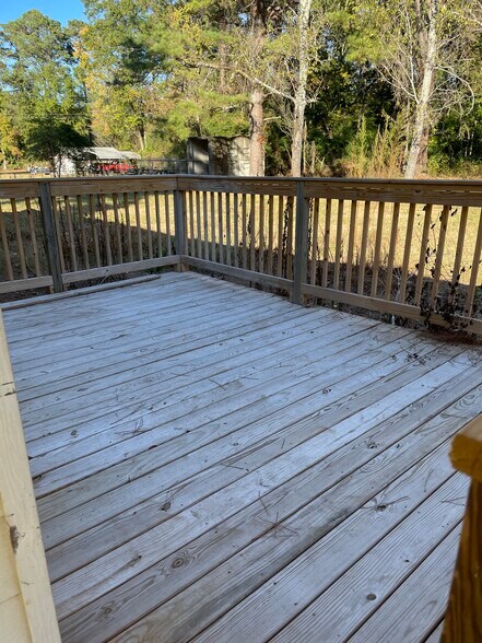 Building Photo - 272 Harp Loop