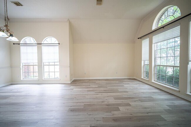 Building Photo - 4503 Oak Valley Dr