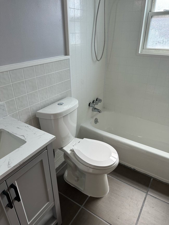 Building Photo - 20241 Kentucky St