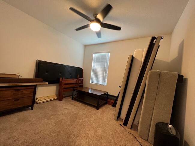 Building Photo - Almost new 5-bedroom, 3-bath home ready to...