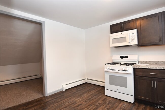 Building Photo - 137 Genesee St