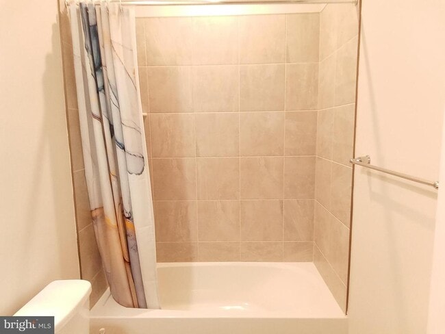 Building Photo - 31 Roundstone Run