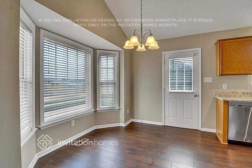 Building Photo - 105 Arthur Dr