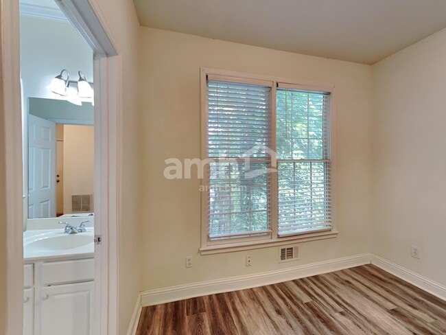 Building Photo - 956 Chippewa Oak Dr
