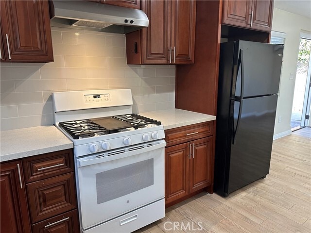 Building Photo - 1636 W 214th St