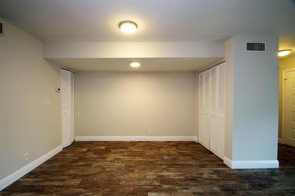 Building Photo - 3010 Willow Ln