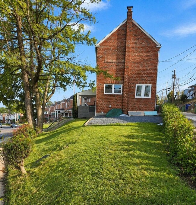 Building Photo - 2527 W Cold Spring Ln