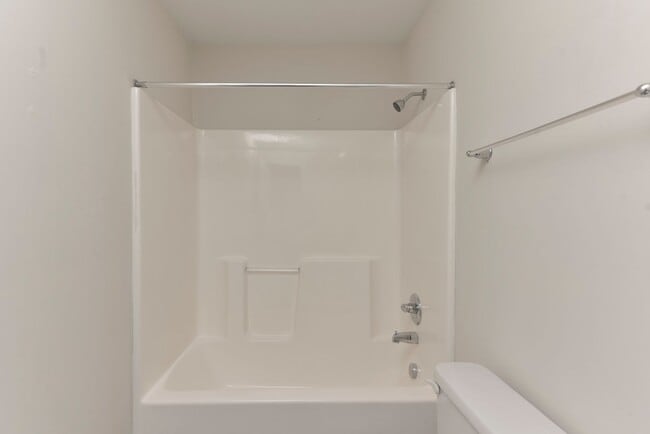 Building Photo - 3BR 2.5BA Townhome in Pennington Square ~ Minutes to Fort Jackson, the VA hospital, USC Medical S...