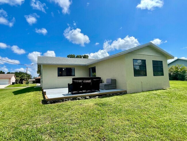 Building Photo - Charming 3-Bedroom Home for Rent in Prime ...