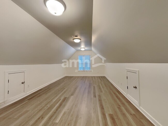 Building Photo - 4610 Baylor St