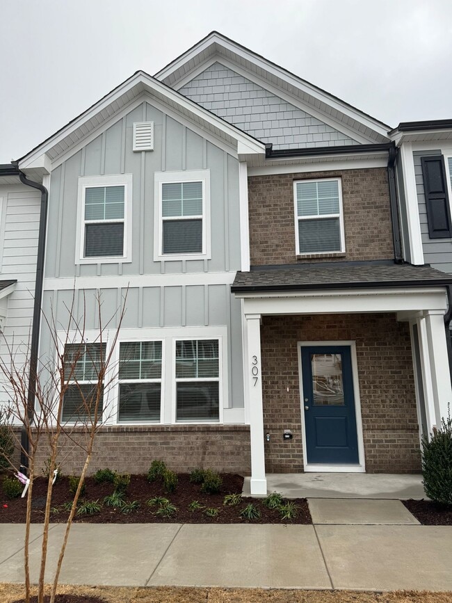 TownHome Front look - 307 Parker Station Ave