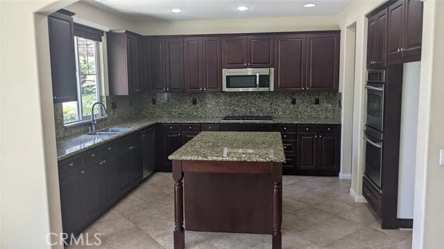 Building Photo - 33001 Sage Ct
